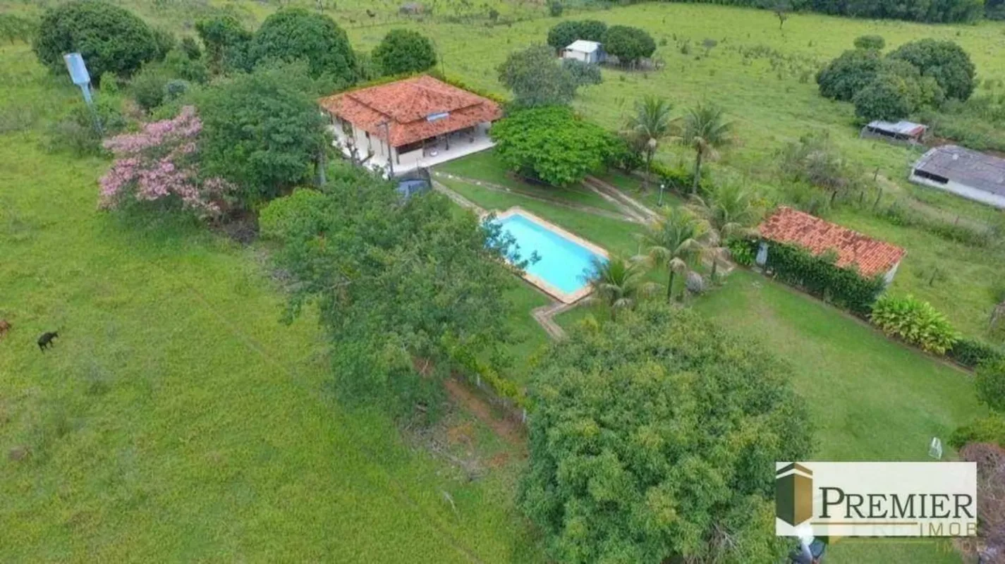 Premier Imob vende maravilhosa chácara localizada no Núcleo Rural Alagado, Ponte...