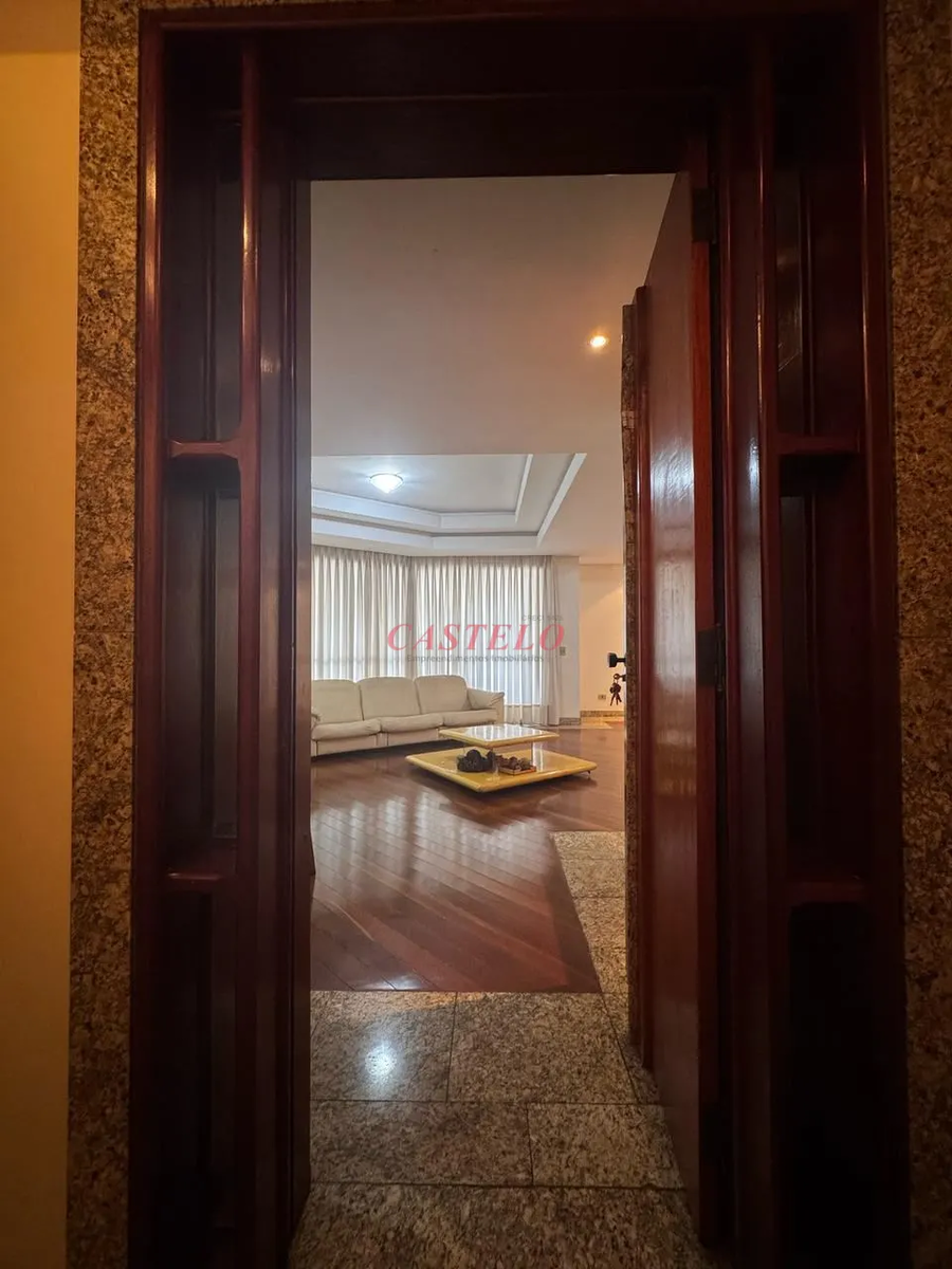  EDIFÍCIO KALLINAM Unidade 9° andar Área privativa: 298m² 3 vagas de garagem 5 Q...