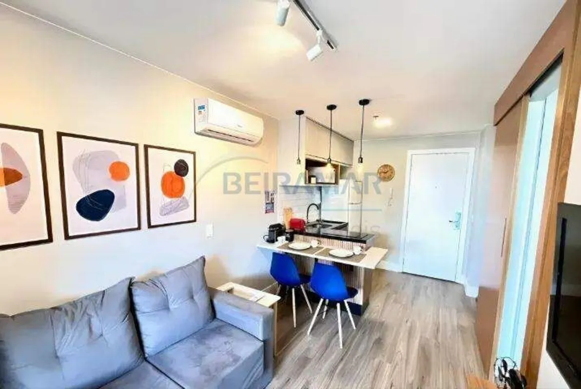 Totalmente reformado e com mobília completa, este flat oferece um ambiente moder...