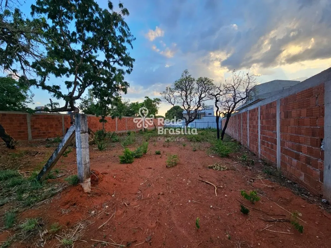 Viva cercado pela natureza!More no Residencial Chapéu de Pedra e seja vizinho do...
