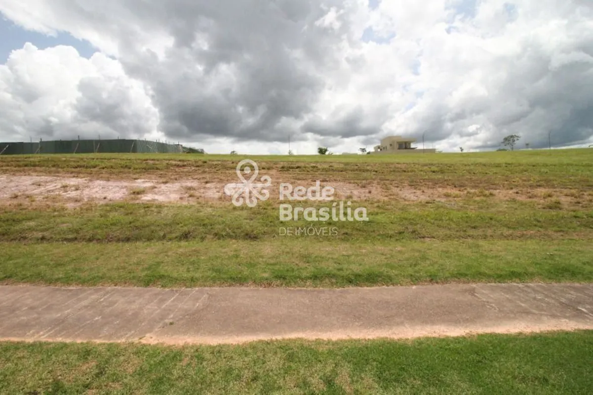 Alphaville Residencial 1 é a perfeita integração entre projeto paisagístico e re...
