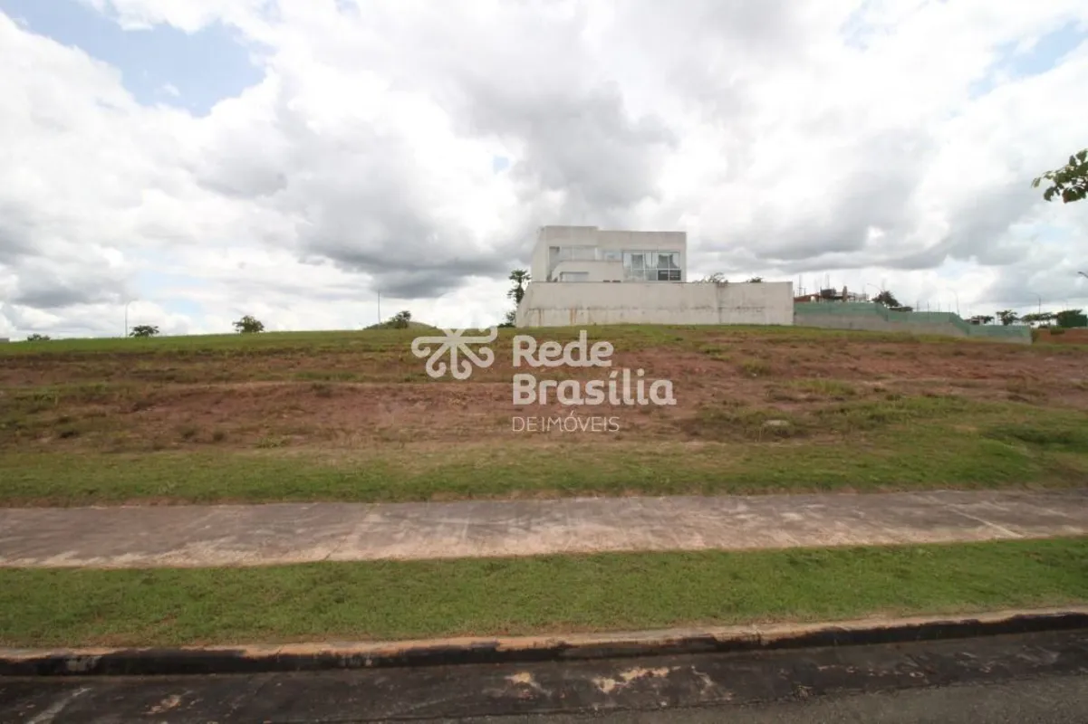 Alphaville Residencial 1 é a perfeita integração entre projeto paisagístico e re...