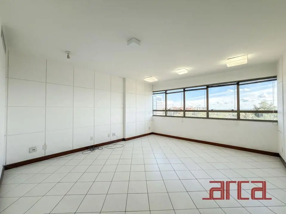 VILLA151415 - Última atualização: 09/06/26 23:31Sala com banheiro e vista para o...