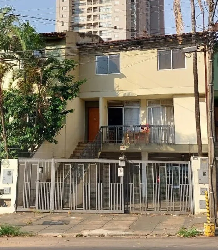 Excelente Sobrado, com 3 pavimentos, 2 salas, 4 quartos, sendo 1 suíte, ampla co...