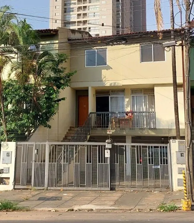 Excelente Sobrado, com 3 pavimentos, 2 salas, 4 quartos, sendo 1 suíte, ampla co...