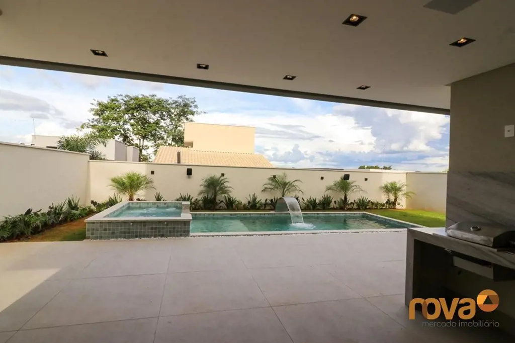 Casa Sobrado com 4 quartos sendo 4 suítes plenas sendo uma master ,home oficce,p...