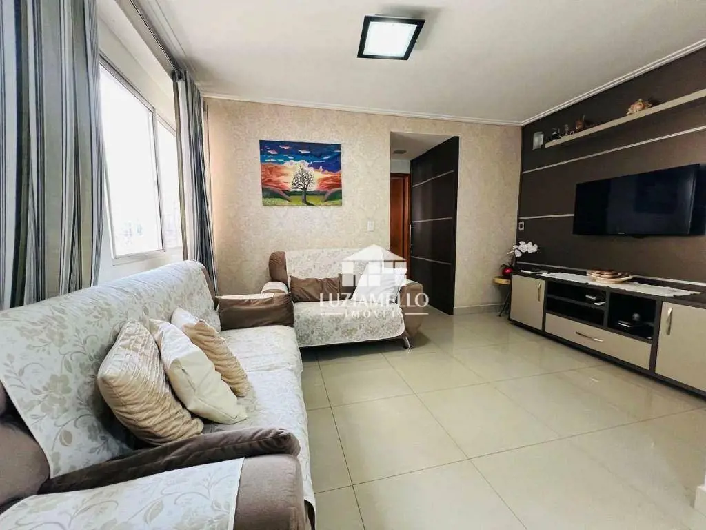 Pronto para entrar e morar!Encante-se com este apartamento totalmente reformado,...