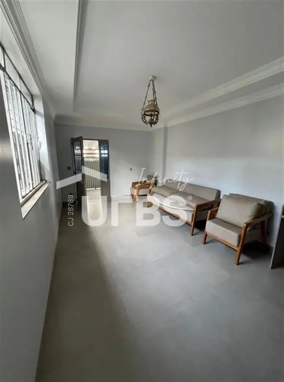 COD U-0023231 - Casa a venda com potencial para comércios e clínicas médicas em ...