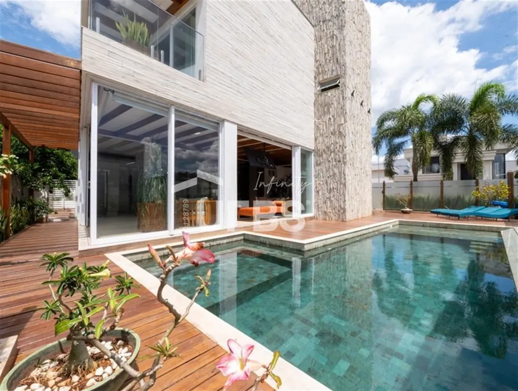 COD U-0021487 - Luxo e Conforto em Goiânia: Casa Duplex com Piscina e Energia So...