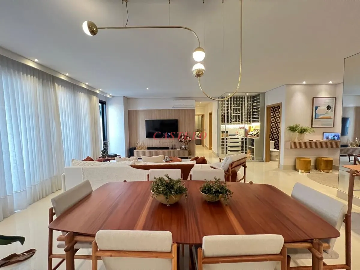  MOBILIADO E DECORADO(Porteira fechada)Área útil: 157,60m²3 SUÍTES PLENAS Sala 0...