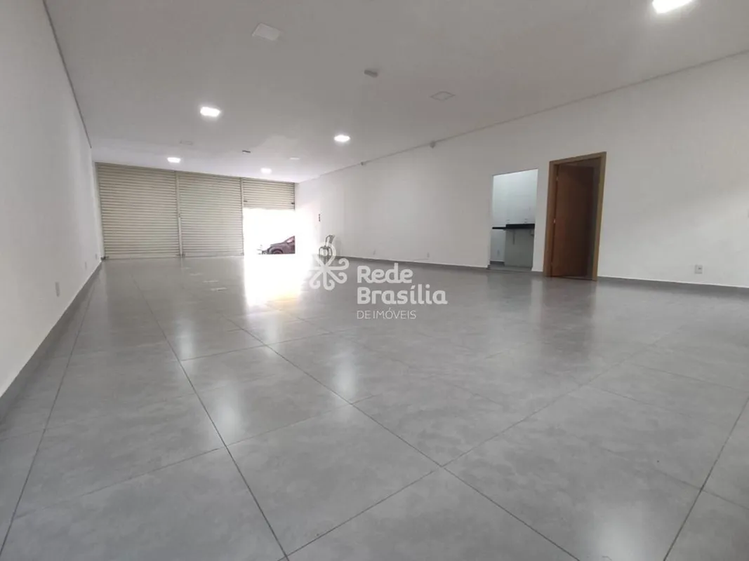 Excelente oportunidade para investidores! Comercial e Residencial em frente ao P...