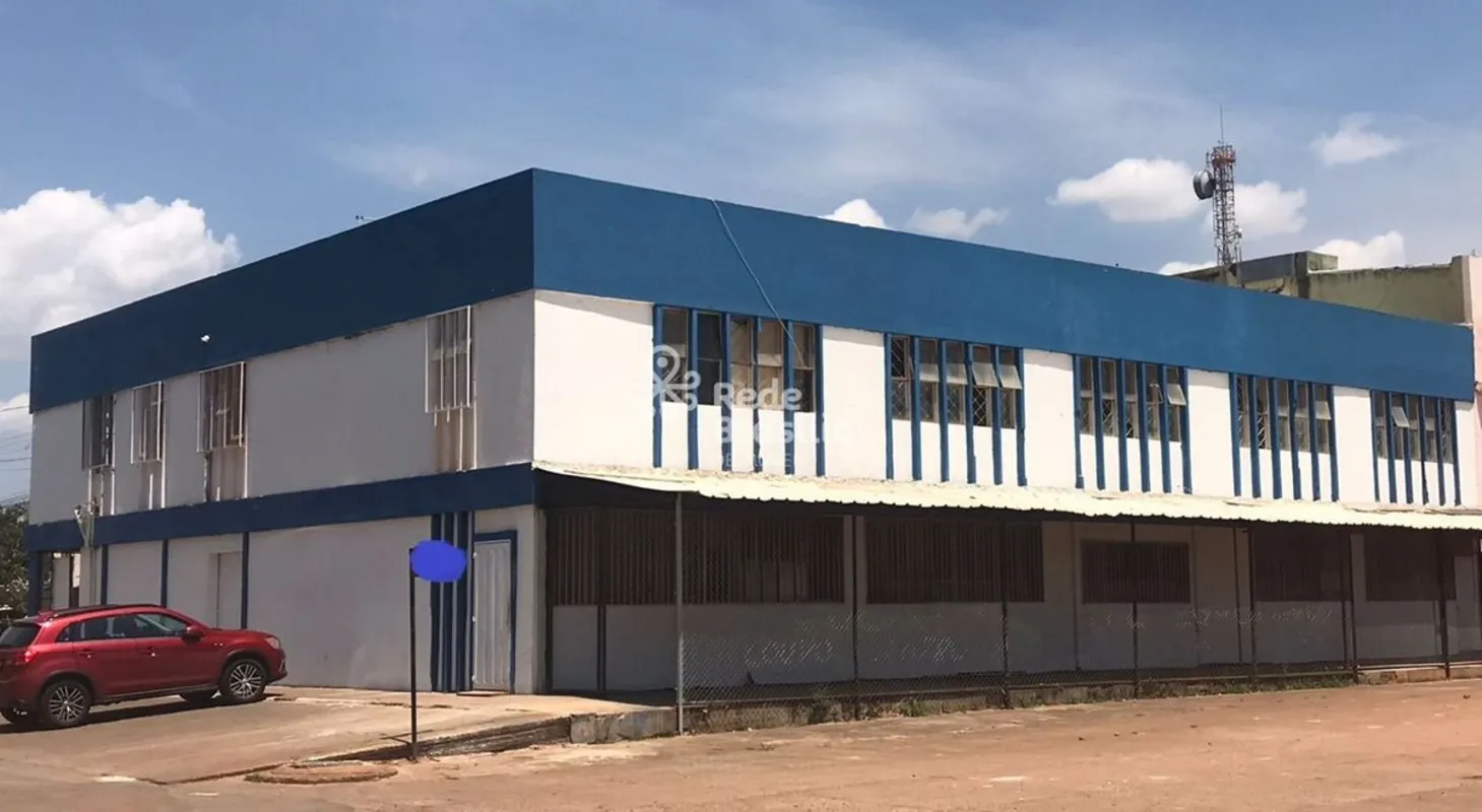 Prédio com sólida construção com 1.500 m² de área construída500m² Térreo500m² Su...