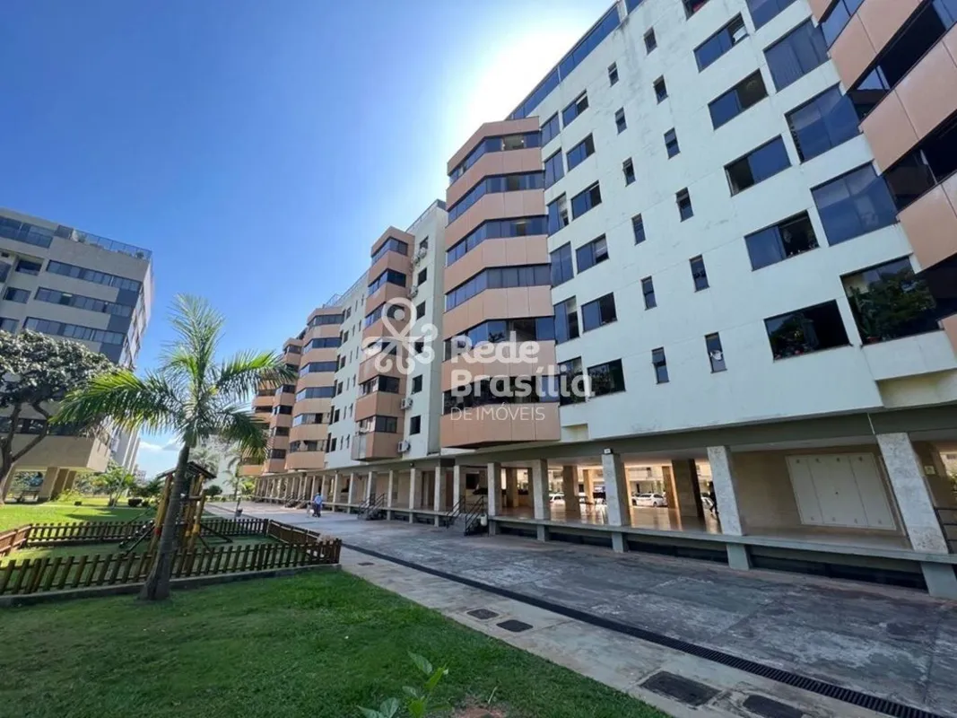 Encantadora cobertura duplex , localizada na SQN 211 - Asa Norte/DF.Primeiro And...