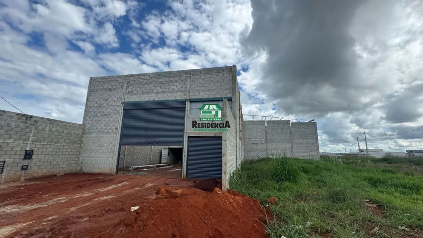 Galpão contendo :900 m² área840² área construída em fase de construção analisamo...