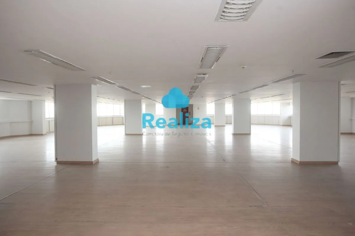 Ótima sala pétala inteira para locação situada no SCN Quadra 04 Bloco B Centro E...