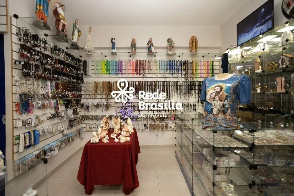 Rodovia Nb-04 - Núcleo Bandeirante- Loja comercial em galeria em ótima localizaç...