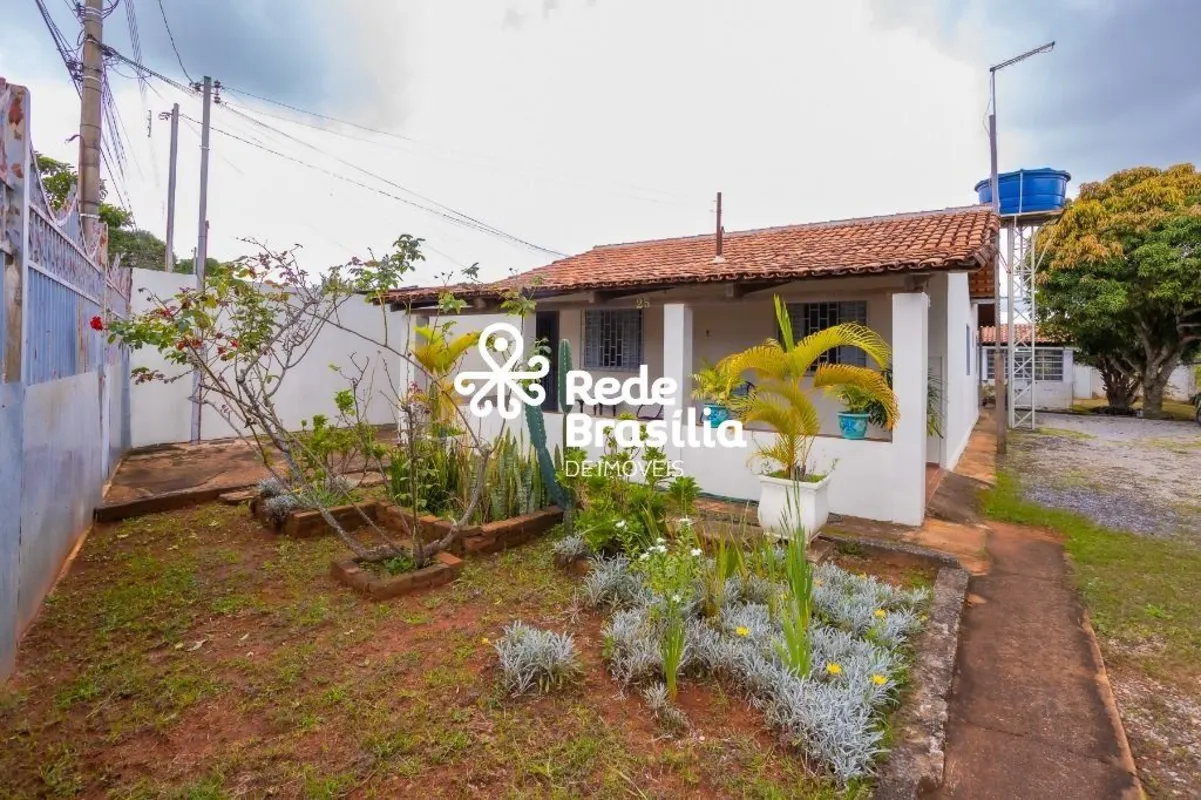 Núcleo CAUB II - Riacho Fundo IIExcelente casa bem localizada em terreno vazado ...