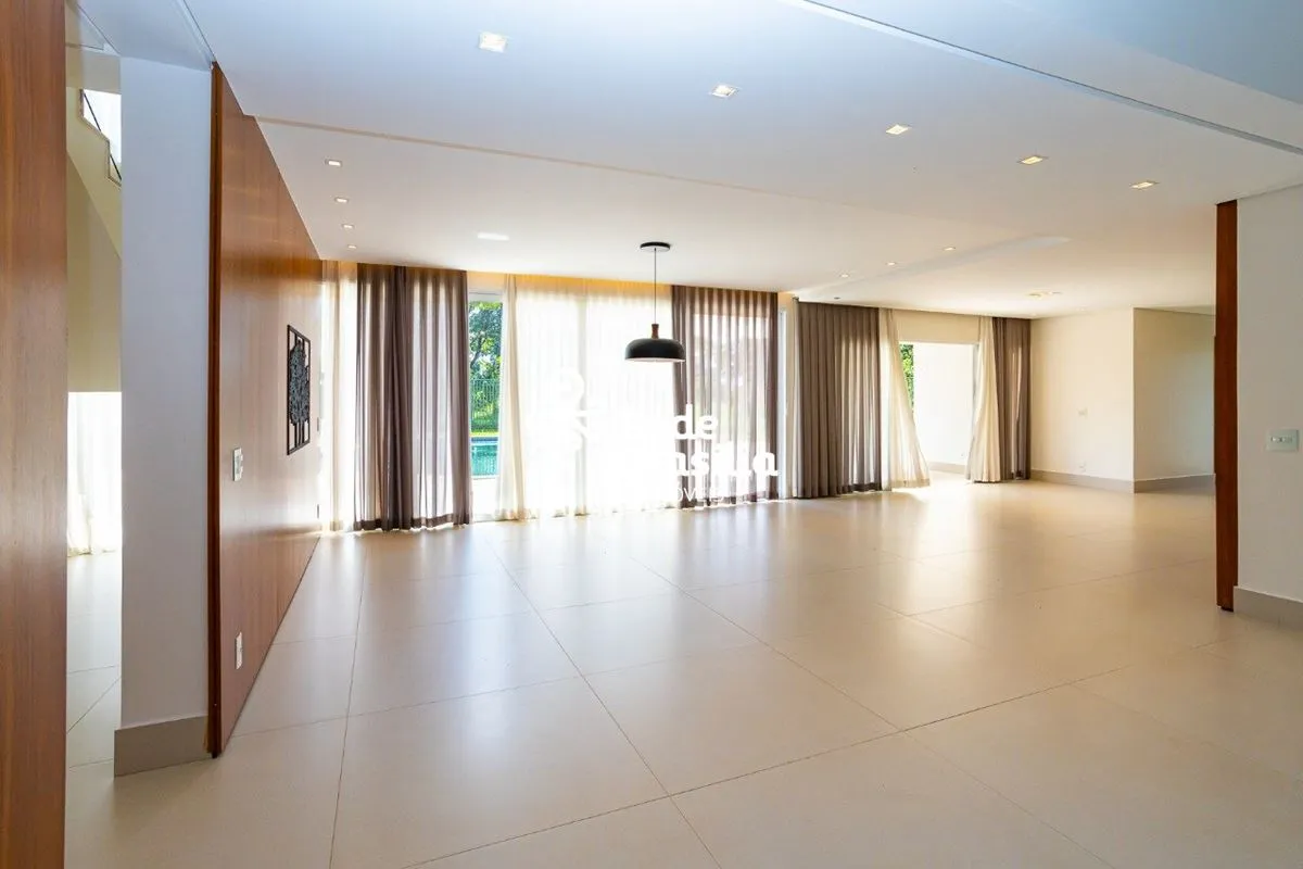 TH32272 - SMPW Qd 10, casa com 7 quartos sendo 5 suítes, 639m². Agende sua visit...