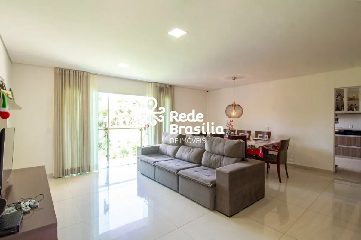 Condomínio Ville de Montagne | Casa Sobrado com 5 quartos - sendo 3 suítes - 2 v...