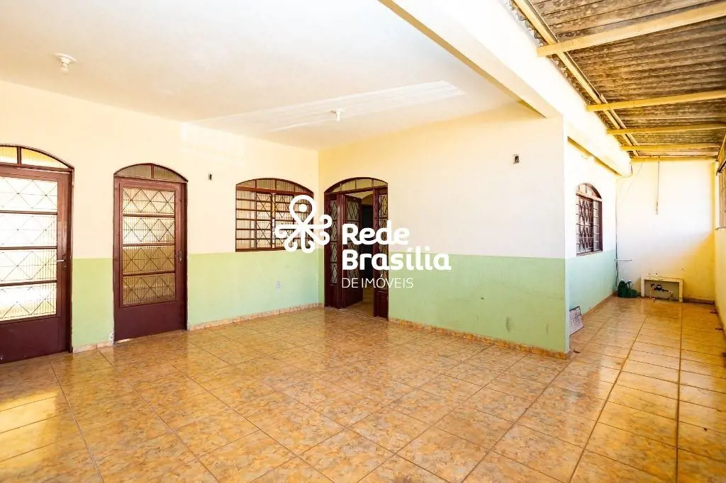 Casa Sobrado à Venda - Quadra 300| Recanto das EmasExcelente casa sobrado, desoc...