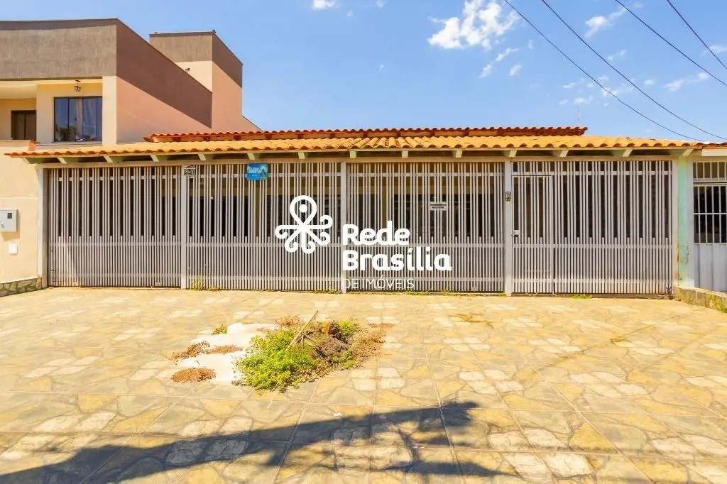 Quadra 3 - Setor Sul Buscando um imóvel? Esta casa proporciona um ambiente amplo...