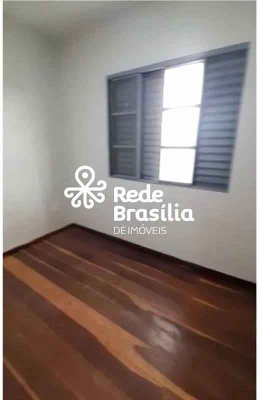 QE 1 - Guará I.Lhe apresentamos este prédio residencial/comercial, localizado em...