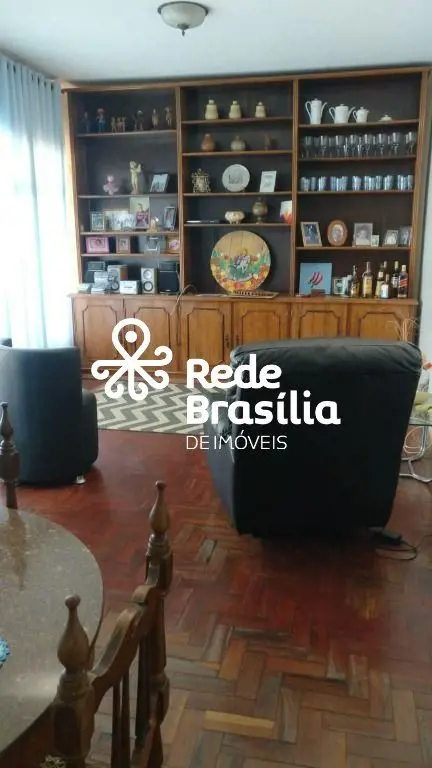 Quadra QNA 3, Taguatinga Norte/DFCasa em Taguatinga Norte com 03 quartos, sendo ...