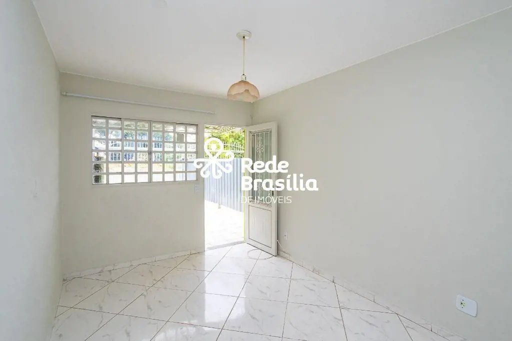 TH3520 - QI 06, casa com 3 quartos 150m². Agende sua visita! Imóvel composto por...