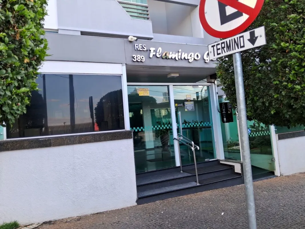 Apartamento 601 no Ed Flamingo Gold com excelente localização, (03) quartos, (01...