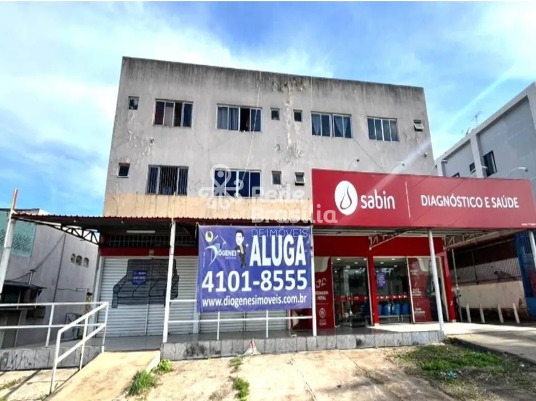 OTIMA OPORTUNIDADE DE LOCAÇÃO COMERCIAL QUADRA 09 CL 04- Salão espaçoso - Copa -...