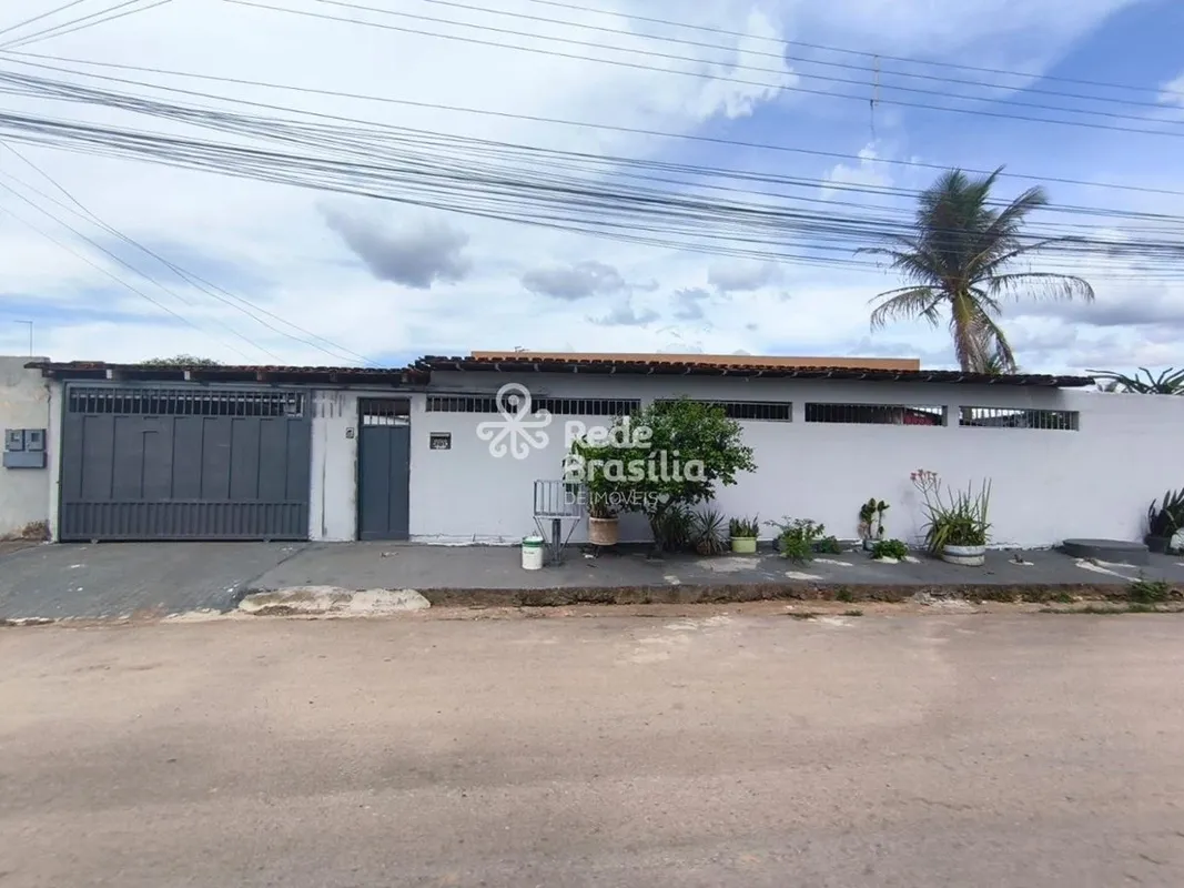Casa à venda em Planaltina - ampla, confortável e perfeita para sua família!Você...