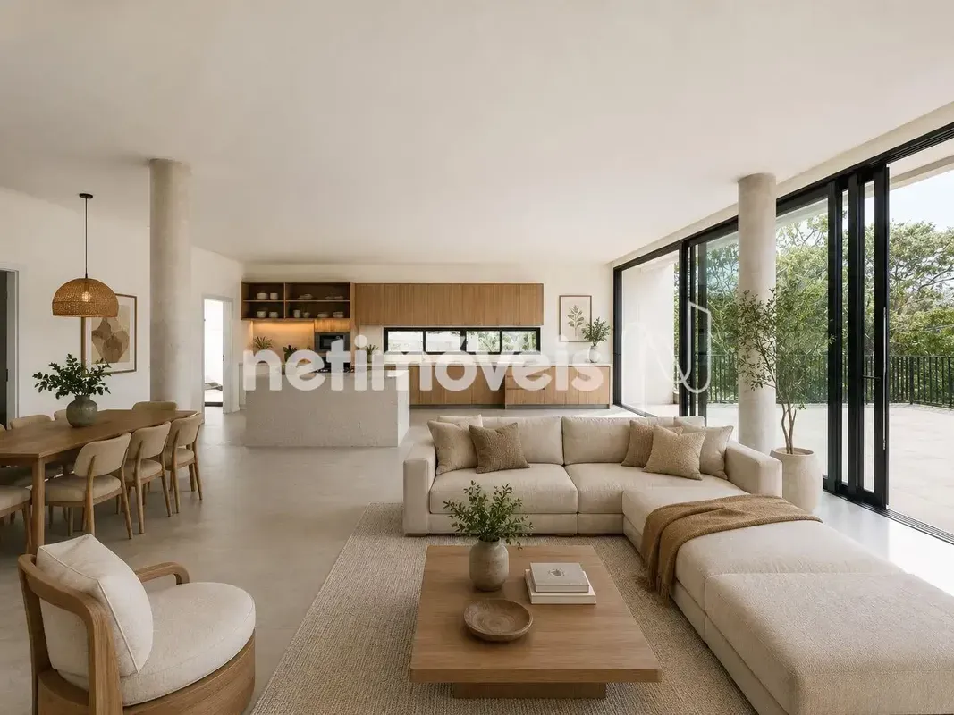 Casa de alto padrão com vista permanente para área de preservação, localizada no...