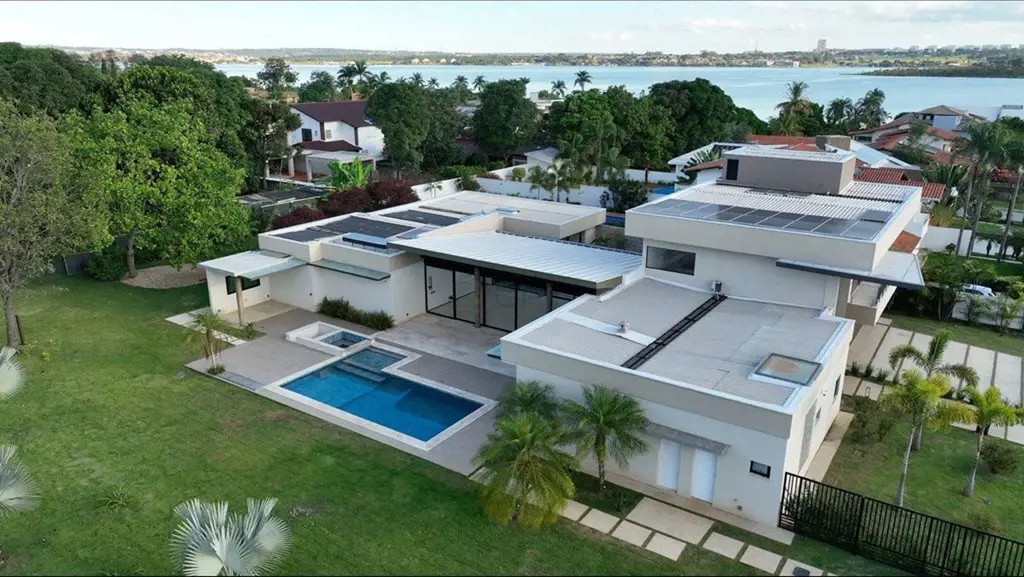 SHIN QL 14 - ESQUINA, CASA NOVA, MODERNA E SUSTENTÁVEL NO LAGO NORTE.Casa Nova e...