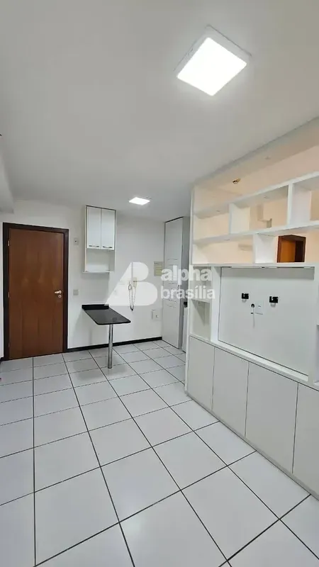 Apartamento semi-mobiliado em localização privilegiada!Imóvel funcional e aconch...