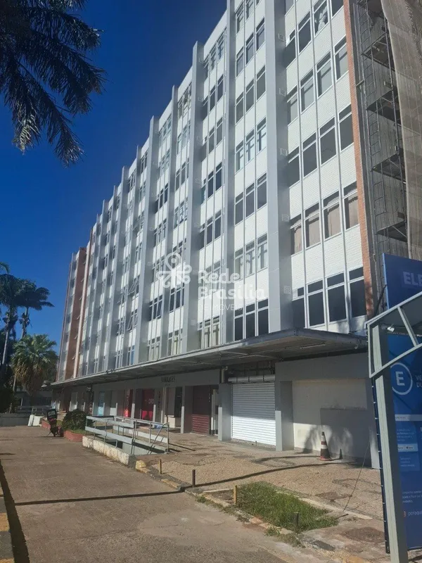 SHLS 716 - CENTRO MÉDICO DE BRASÍLIA.Sala comercial à venda em área hospitalar n...