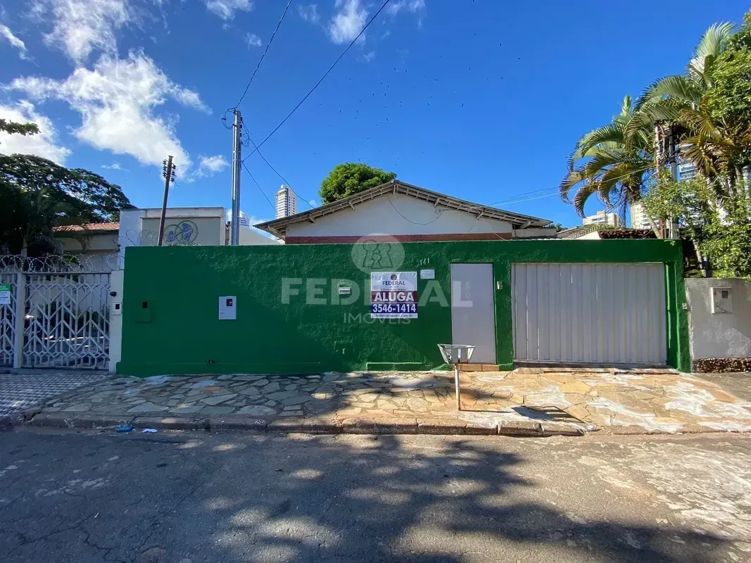 Casa De 03 quartos, sala de estar, banheiro social, copa-cozinha ampla com armár...