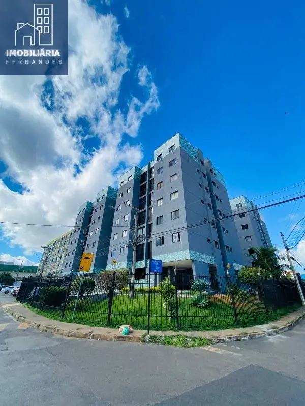 IMOBILIÁRIA FERNANDES aluga apartamento no Ed. Tia Vitória, no qual o mesmo poss...