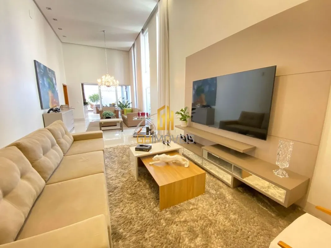 Casa com 4 quartos no Jardins Lisboa, em terreno de 377m², área construída de 19...