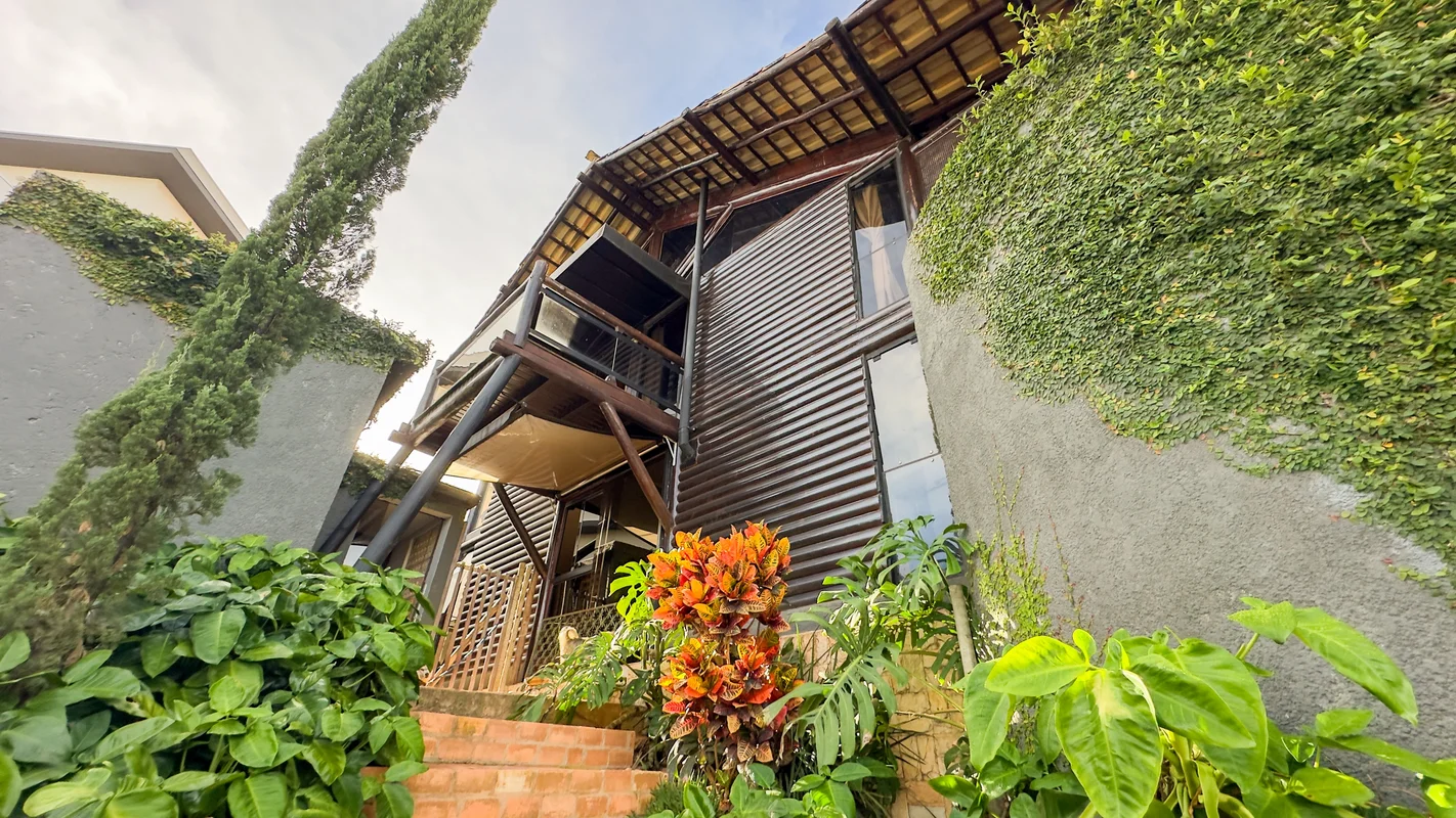 ELDORADO IMOBILIÁRIA VENDELinda Casa no Condomínio Morada de Deus (AMOOB)Jardim ...