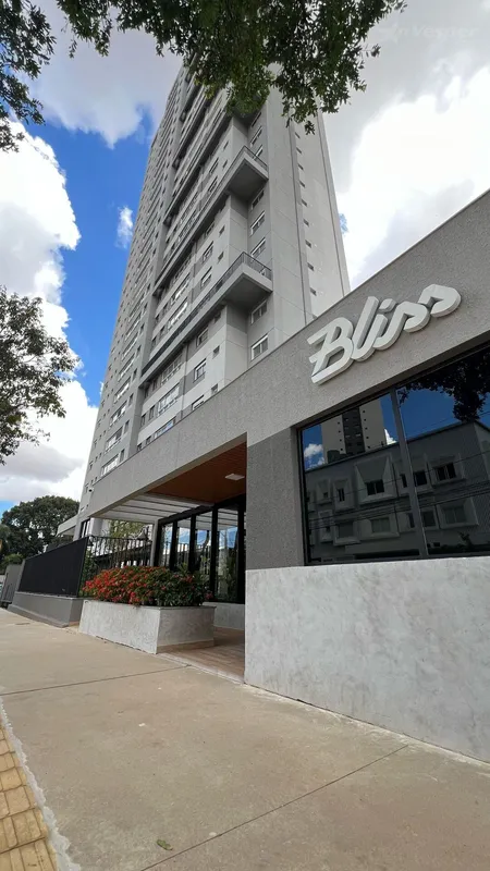 Apartamento á venda com 88,37m², localizado no Setor Serrinha, com 03 suítes, 02...