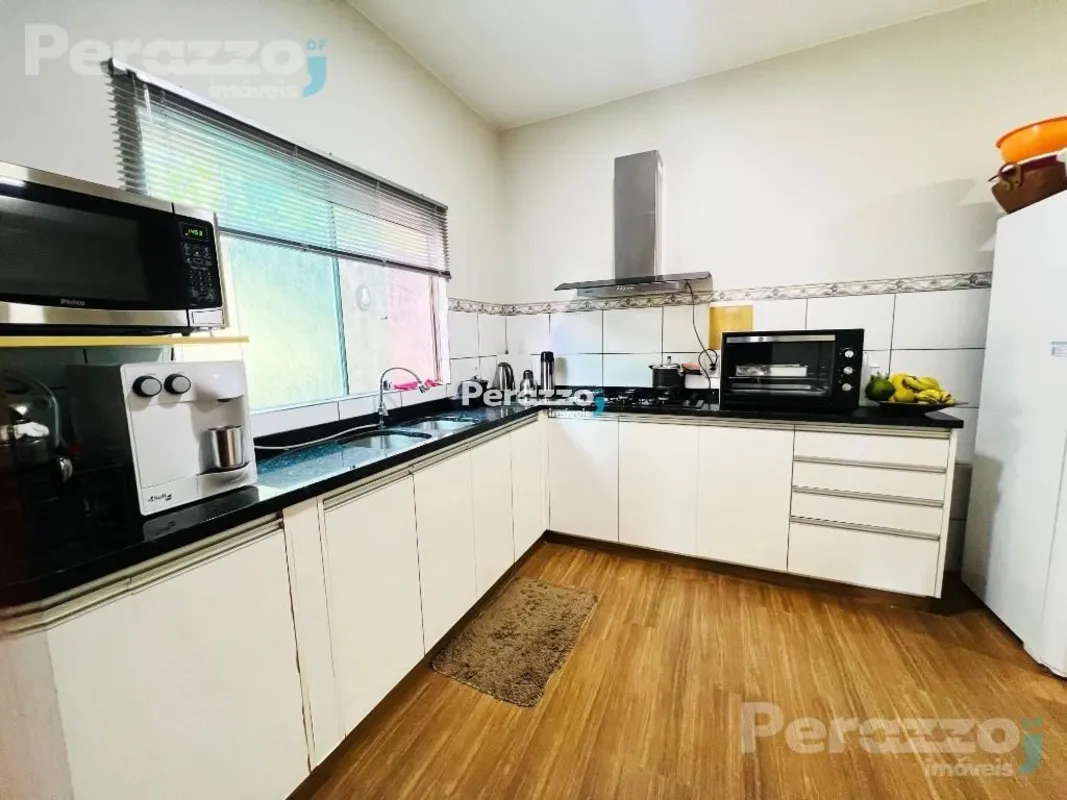 Casa com piscina, 3 quartos e área gourmet no Residencial San Francisco II - SH ...