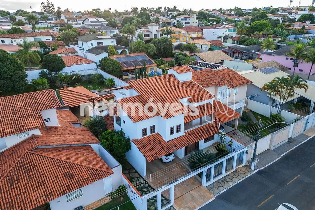 Casa de alto padrão reformada no condomínio Estância Jardim Botânico. Localizaçã...