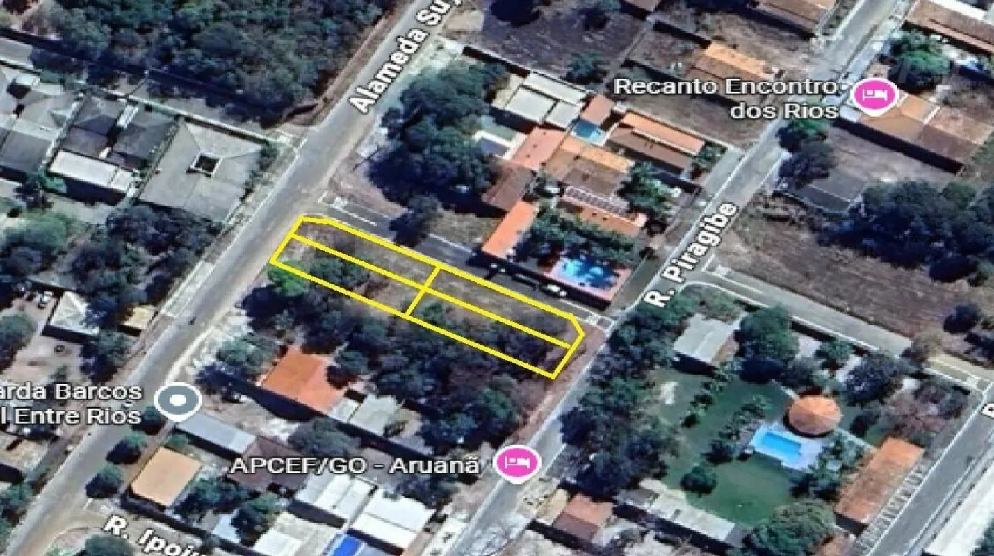 Área com 1.476m² na Cidade de Aruanã, excepcional localização, à 150mts do Rio A...