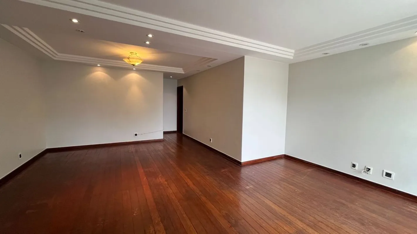 Excelente apartamento de 04 quartos sendo 02 suítes com armários, varanda, sala ...