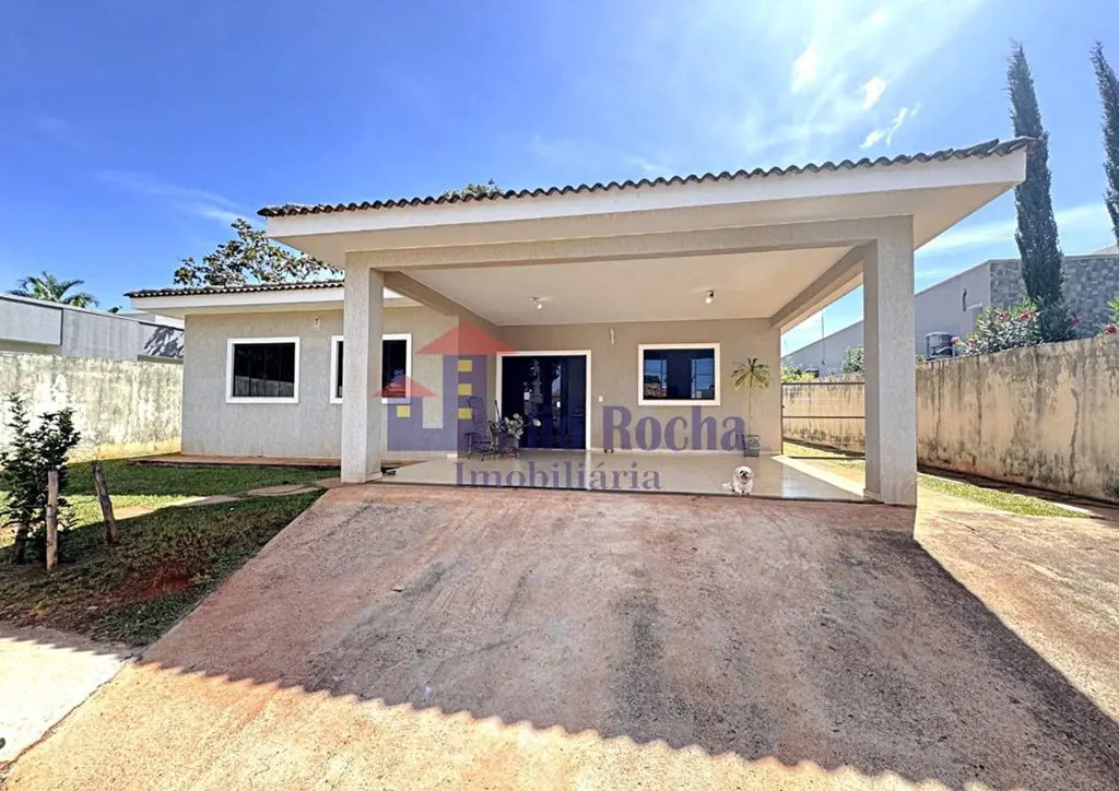 JULIO ROCHA IMOBILIÁRIA VENDE!MARAVILHOSA CASA COM 200M² DE ÁREA CONSTRUÍDA!Comp...