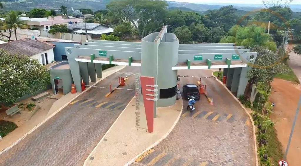 Lindo lote arborizado com 1.126,69m² em condomínio fechado do Jardim Botânico, c...