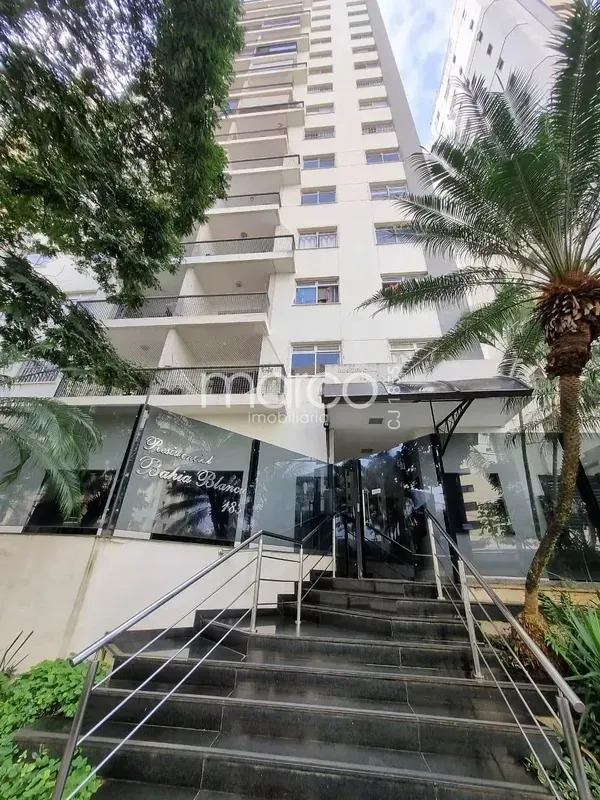 Sala para dois ambientes com sacada, Cozinha com armários, Área de serviço c/ ar...