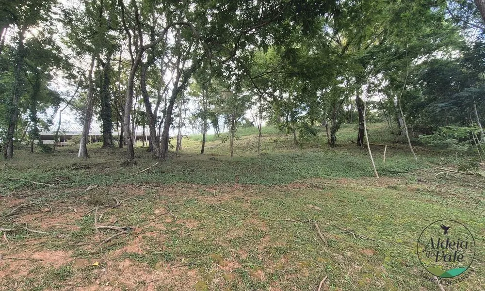 Terreno próximo à hípica com vista espetacular para o condomínio. Terreno com do...
