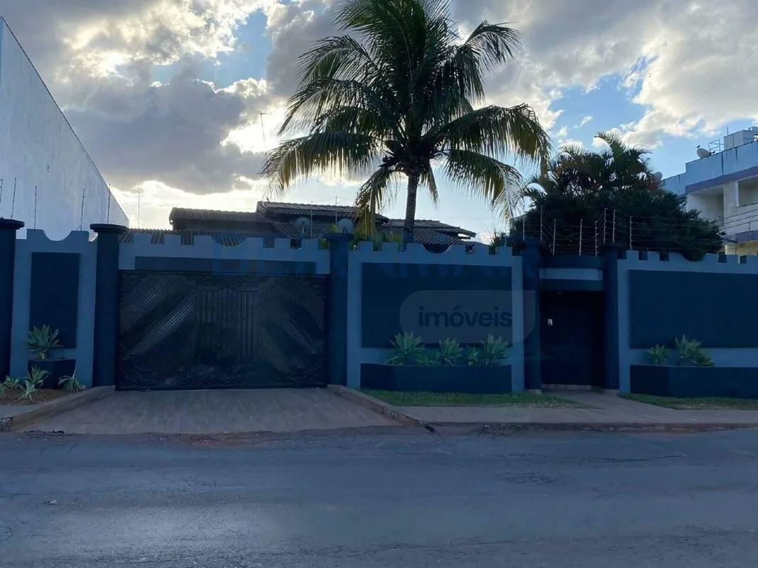 Casa de Condomínio 4 Quartos, 2 Suítes, DCE e 8 Vagas de Garagem à Venda na SHA ...