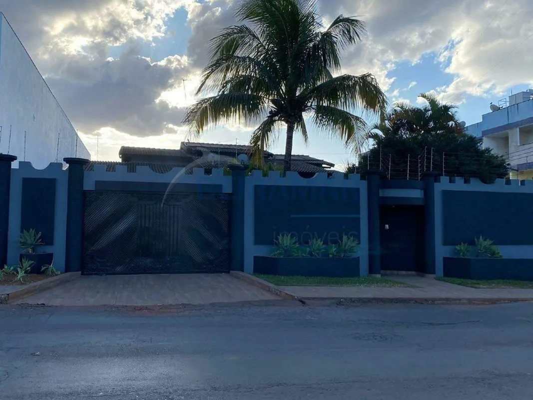 Casa de Condomínio 4 Quartos, 2 Suítes, DCE e 8 Vagas de Garagem à Venda na SHA ...